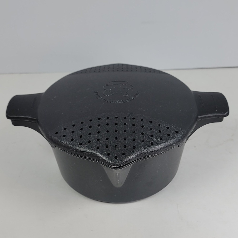 Pampered Chef 2 Quart Microwave Cooker Black Steamer Strainer Lid 8 Cup USA Made - Picture 2 of 7